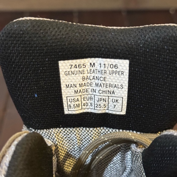 Vasquez hiking boot. Women’s size 9.5 (US) - Picture 3 of 4